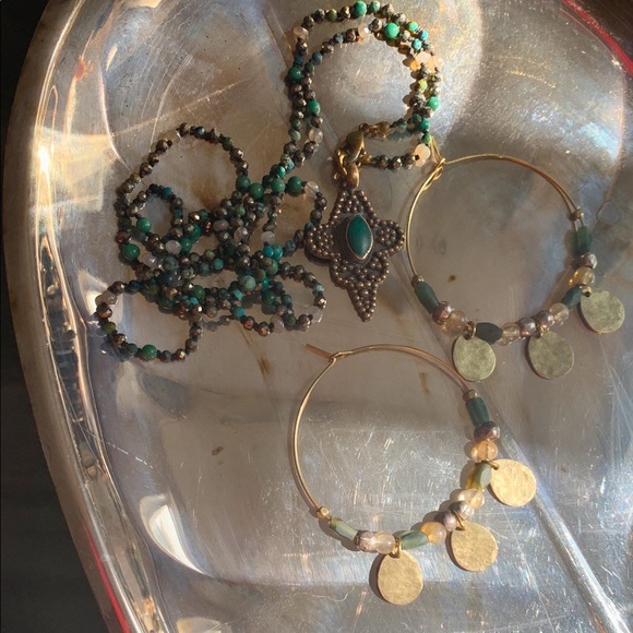 Handmade crystal and jade hoop earrings - Picture 3 of 7